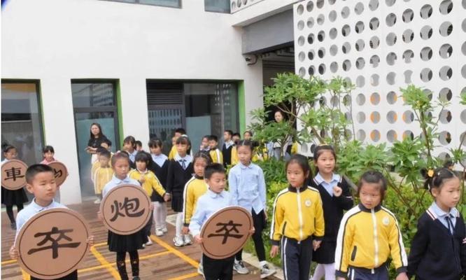 如何解救学校女孩的攻略（探索关键行动以帮助受困学校女孩摆脱困境）